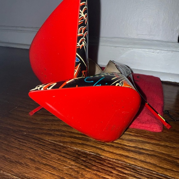 Christian Louboutin Black Heels with Red Soles - Picture 2 of 6